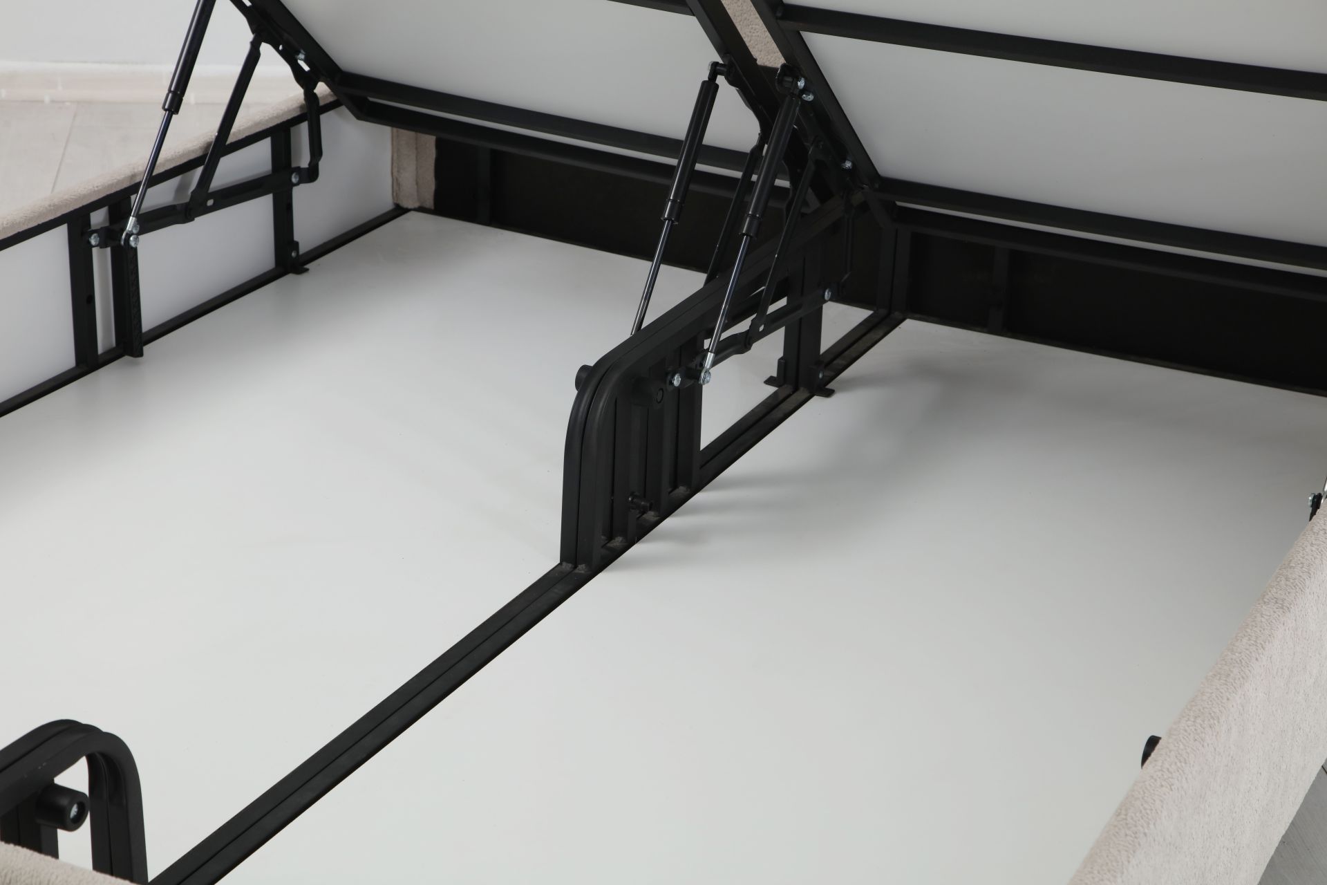 Retro Baza Başlık - Siyah Ayak-Coco03-Yastık Coco08