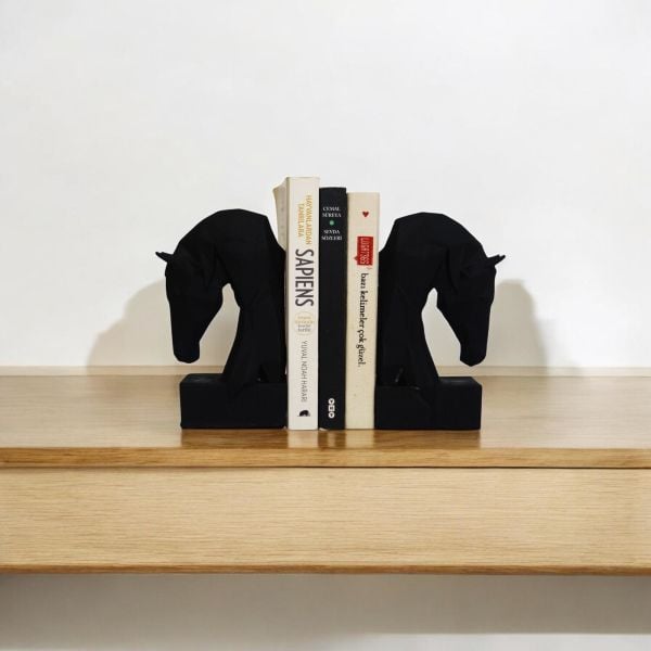 At Kitap Tutucu