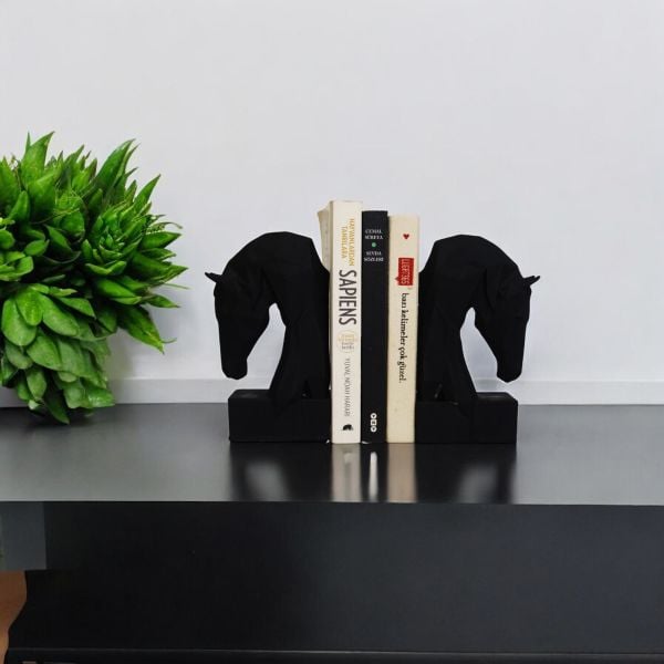 At Kitap Tutucu