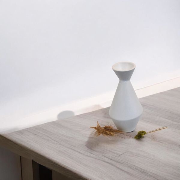Uzun Vazo Dekoratif Obje Beyaz