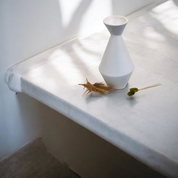 Uzun Vazo Dekoratif Obje Beyaz